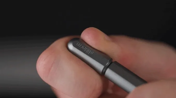 The AEON Gravity rear cap is removed to reveal its eraser
